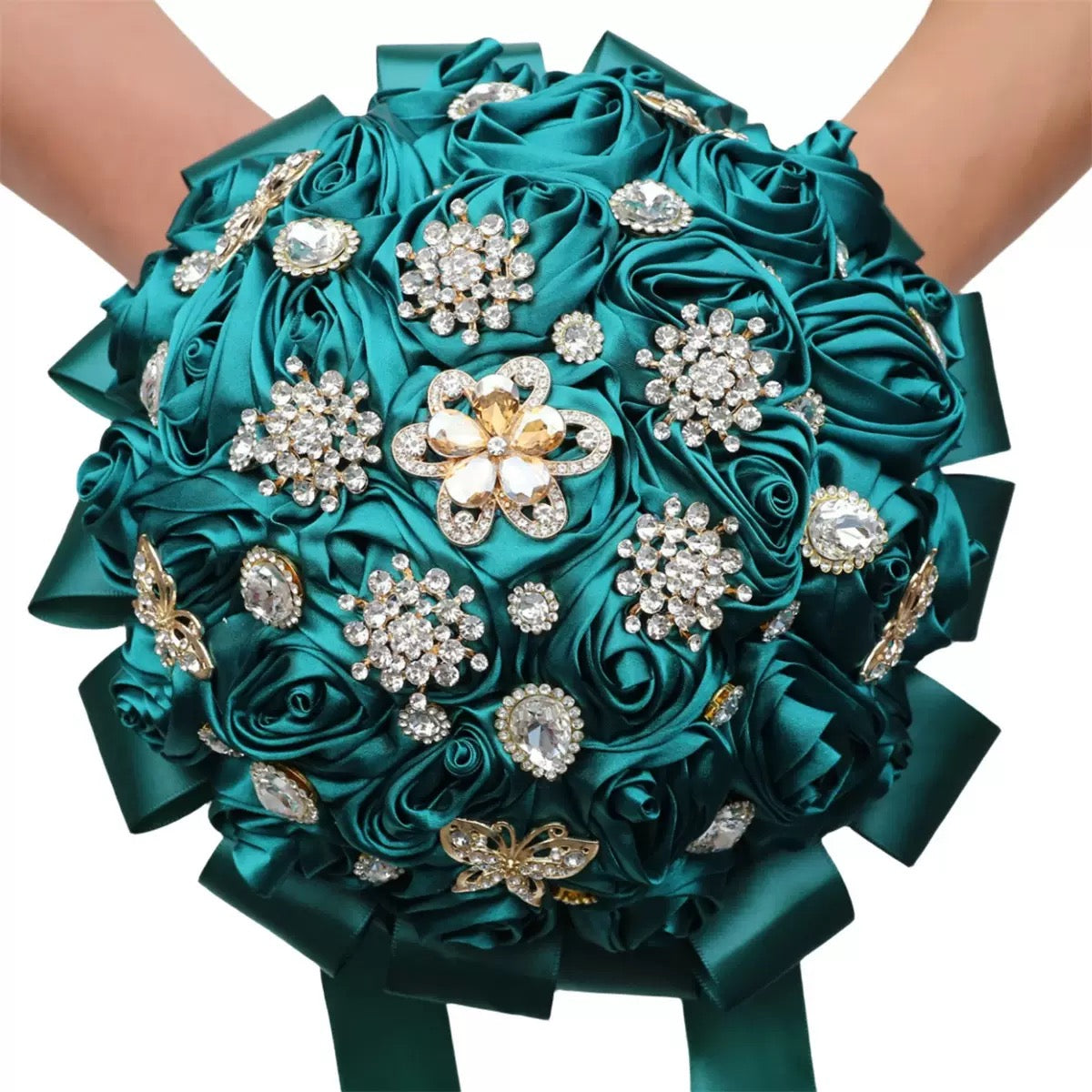 Sparkling Rhinestone Butterfly Brooch Satin Rose Ramo Quinceañera Bouquet LQ1108