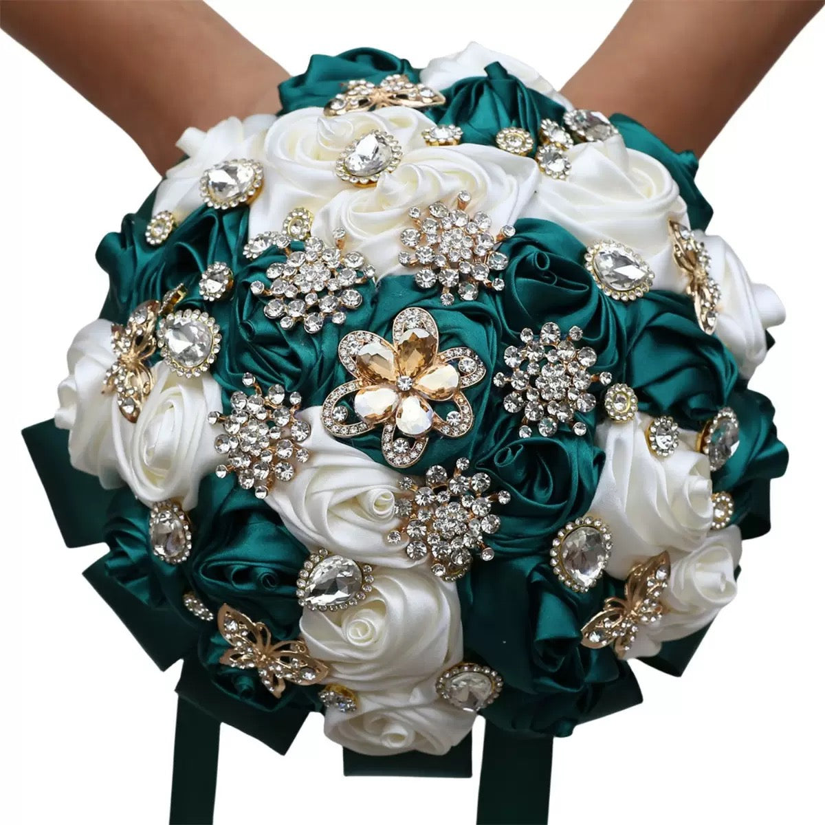 Sparkling Rhinestone Butterfly Brooch Satin Rose Ramo Quinceañera Bouquet LQ1108