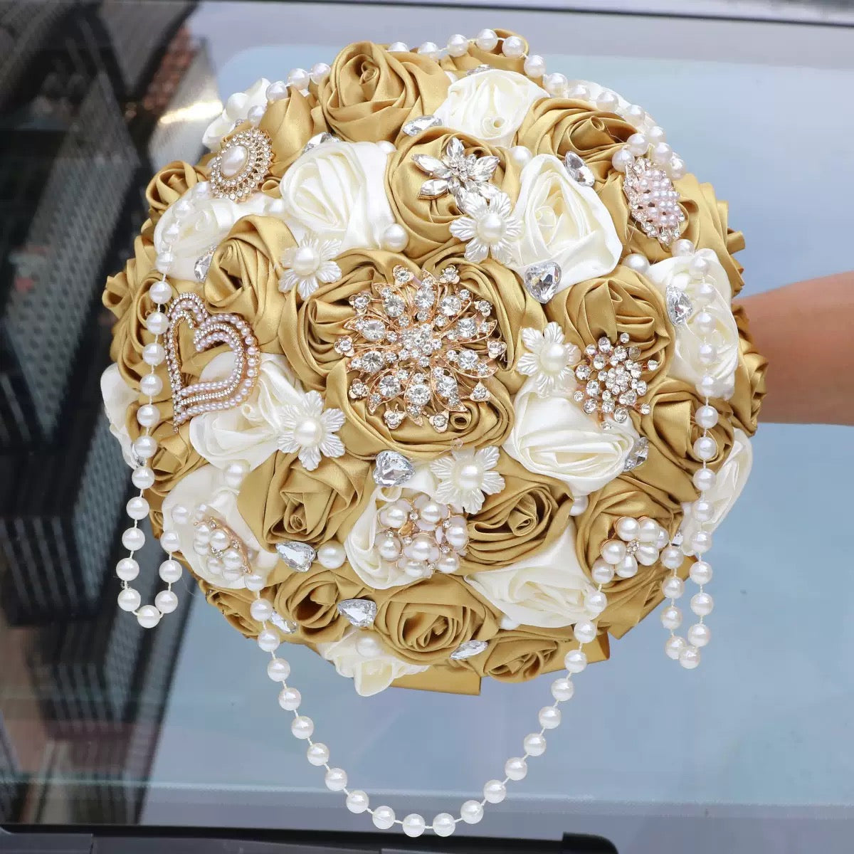 LQ2023D Quinceañera Bouquet - Cascading Pearls & Crystal Brooches Keepsake Ramo